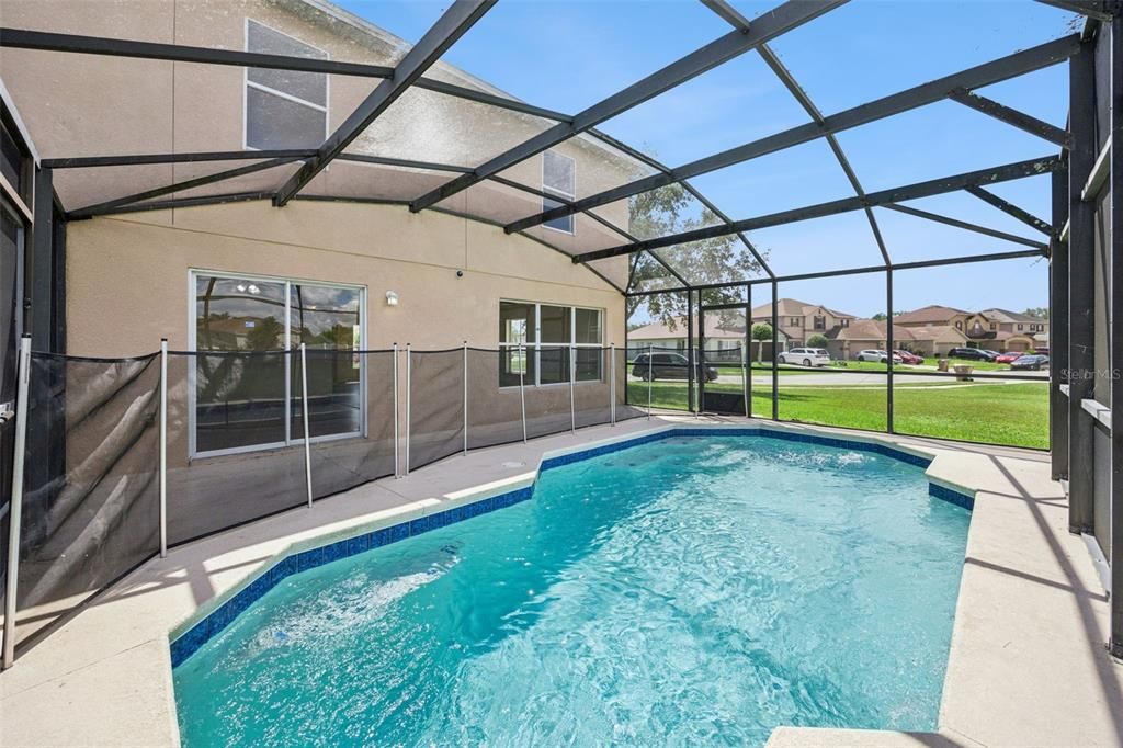 For Sale: $398,000 (4 beds, 2 baths, 2387 Square Feet)