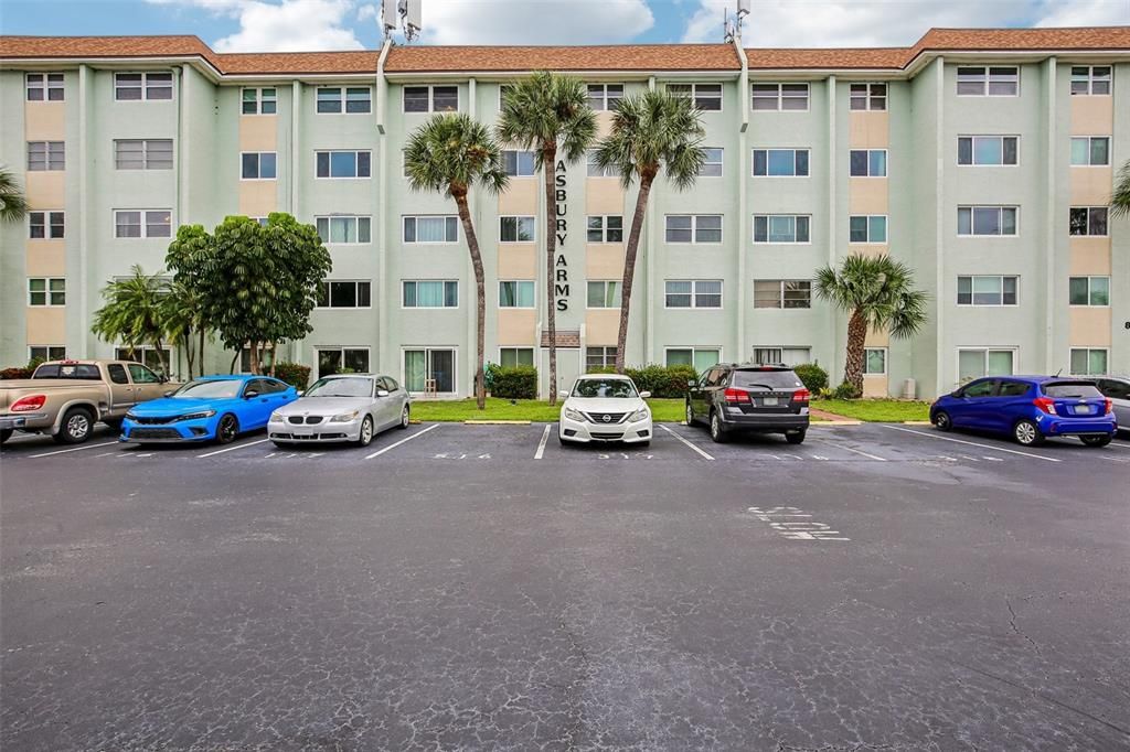 For Sale: $119,900 (2 beds, 2 baths, 800 Square Feet)