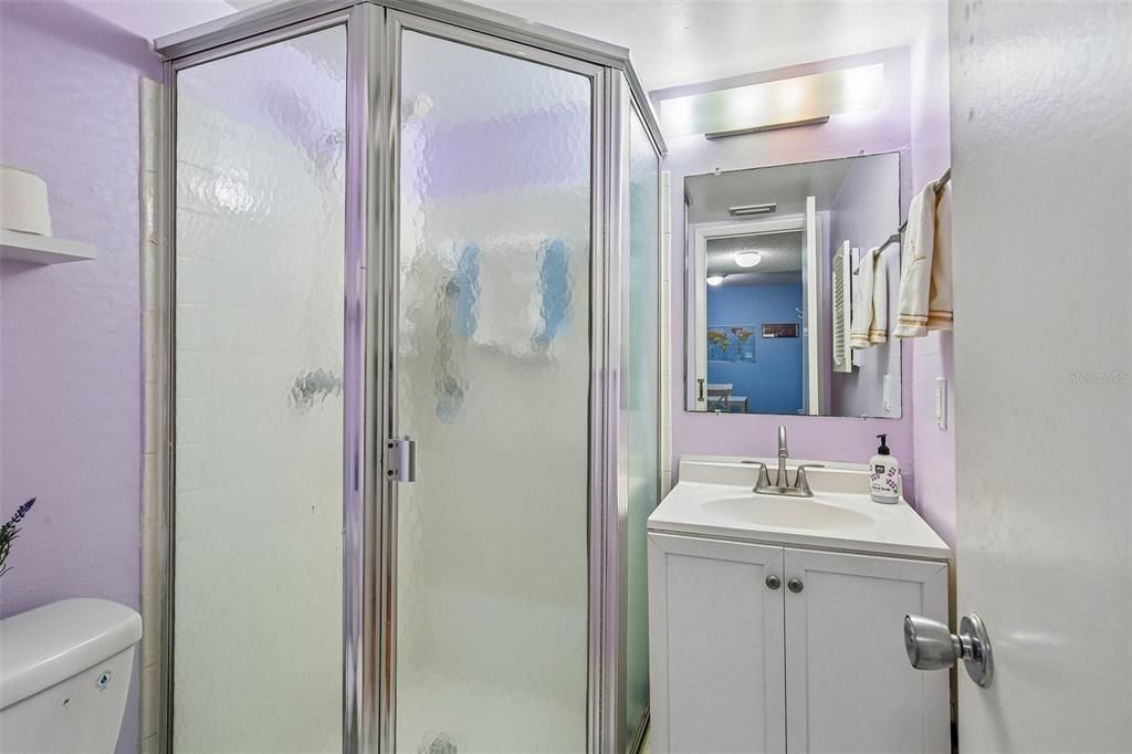For Sale: $119,900 (2 beds, 2 baths, 800 Square Feet)