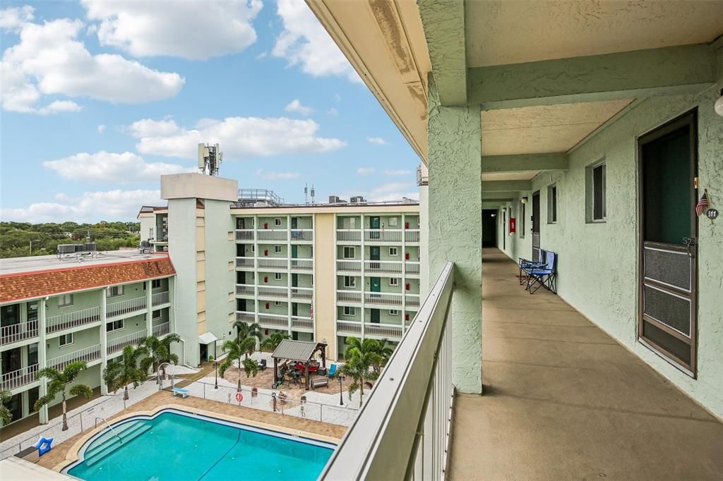 For Sale: $119,900 (2 beds, 2 baths, 800 Square Feet)