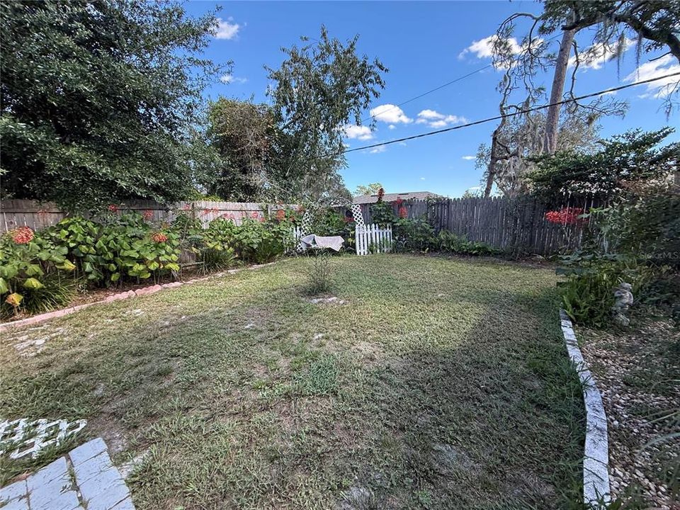 For Sale: $357,000 (2 beds, 2 baths, 1800 Square Feet)