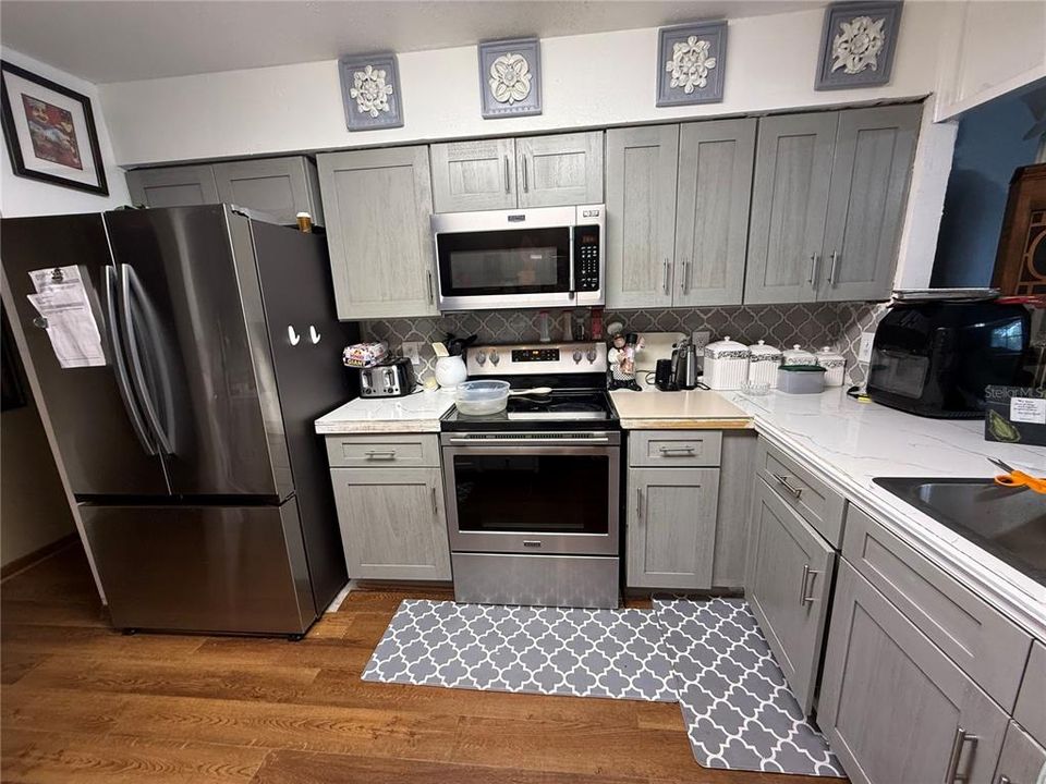 For Sale: $357,000 (2 beds, 2 baths, 1800 Square Feet)