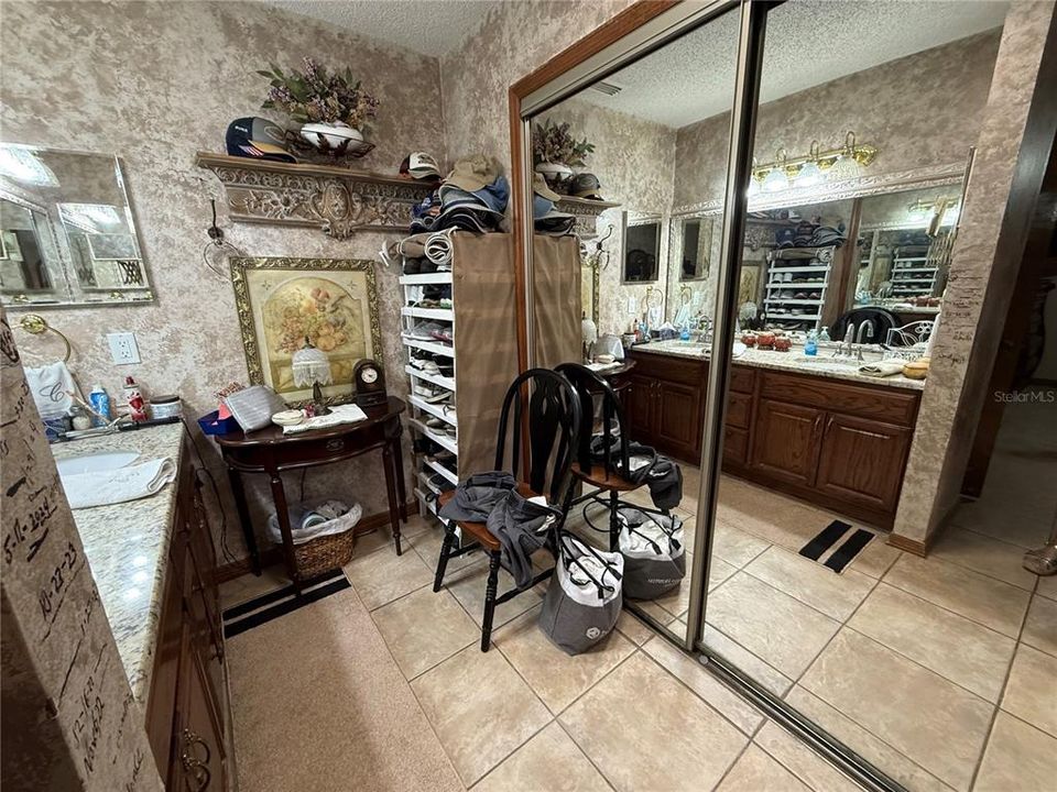 For Sale: $357,000 (2 beds, 2 baths, 1800 Square Feet)