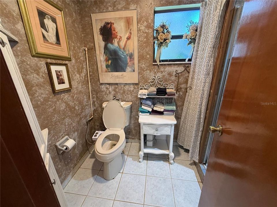 For Sale: $357,000 (2 beds, 2 baths, 1800 Square Feet)