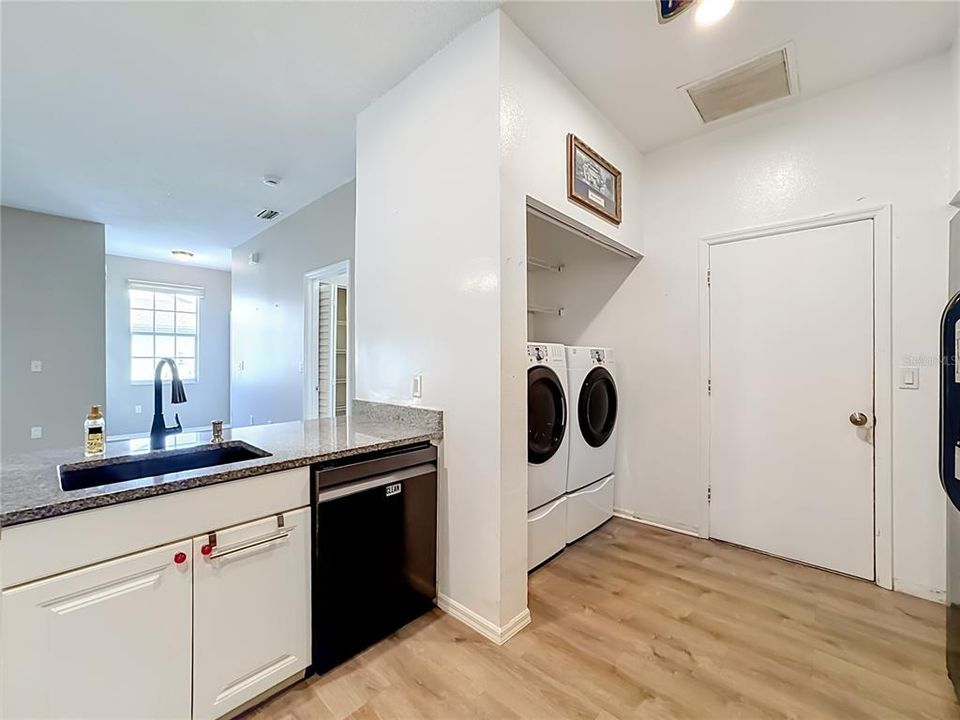 For Sale: $264,000 (2 beds, 2 baths, 1531 Square Feet)