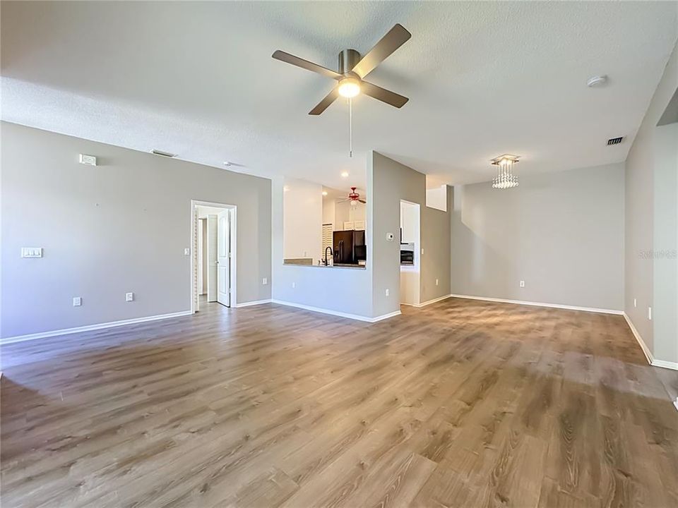 For Sale: $264,000 (2 beds, 2 baths, 1531 Square Feet)