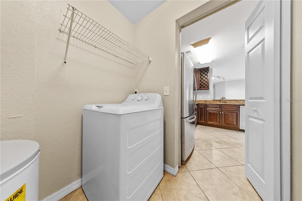 For Sale: $210,000 (2 beds, 2 baths, 1003 Square Feet)