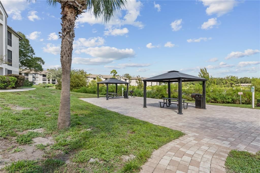 For Sale: $210,000 (2 beds, 2 baths, 1003 Square Feet)