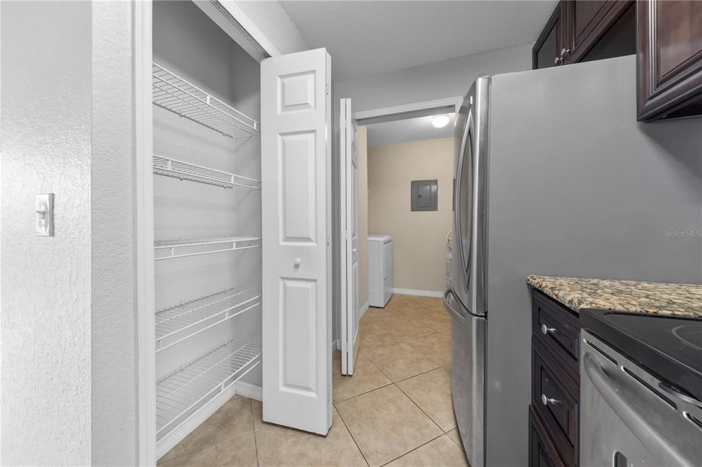 For Sale: $210,000 (2 beds, 2 baths, 1003 Square Feet)