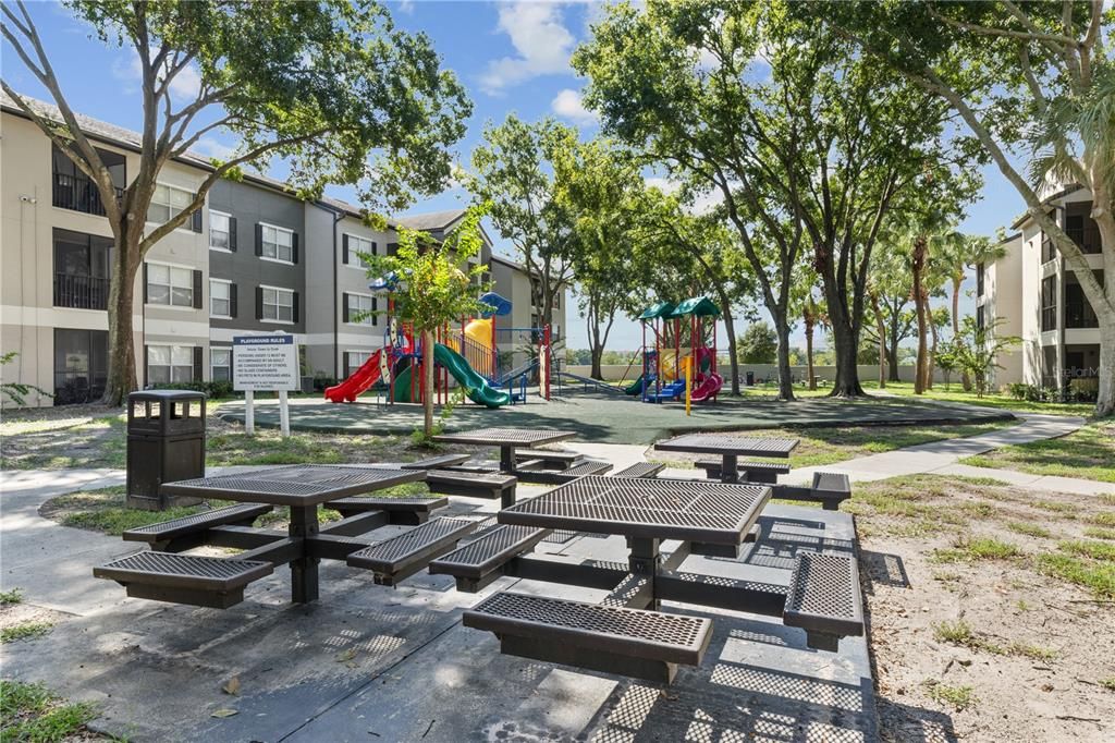 For Sale: $210,000 (2 beds, 2 baths, 1003 Square Feet)