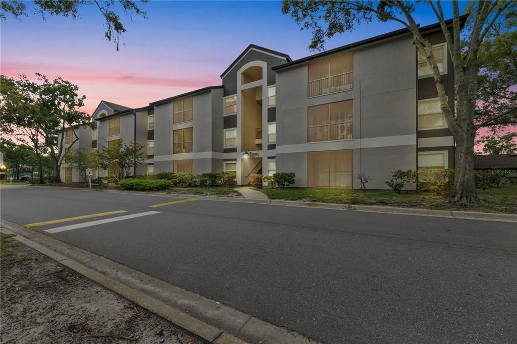For Sale: $210,000 (2 beds, 2 baths, 1003 Square Feet)