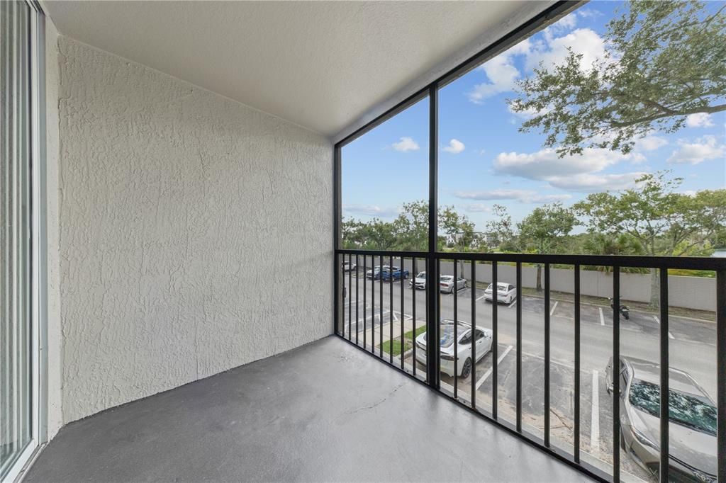For Sale: $210,000 (2 beds, 2 baths, 1003 Square Feet)