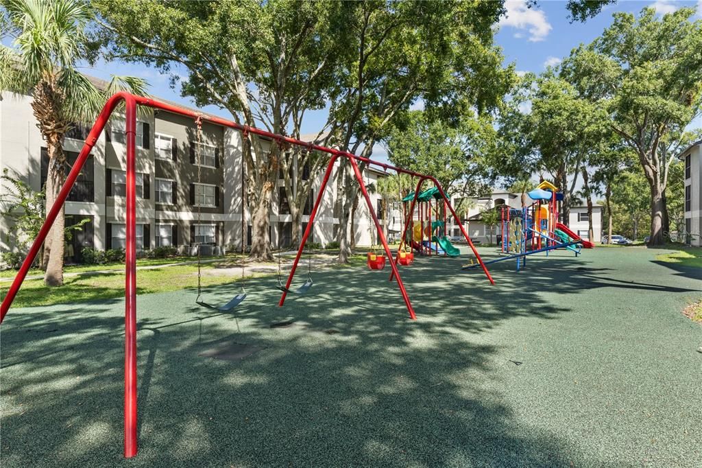 For Sale: $210,000 (2 beds, 2 baths, 1003 Square Feet)