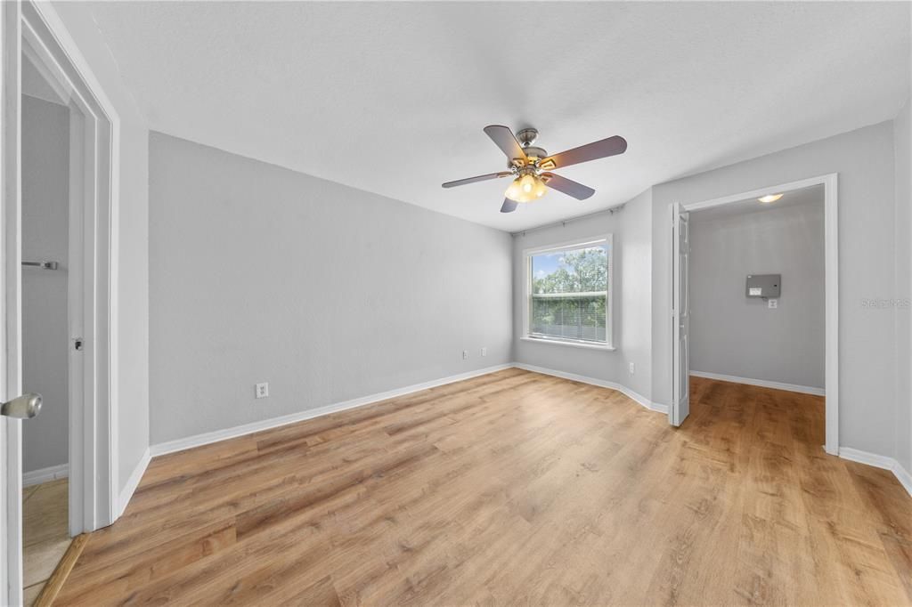 For Sale: $210,000 (2 beds, 2 baths, 1003 Square Feet)