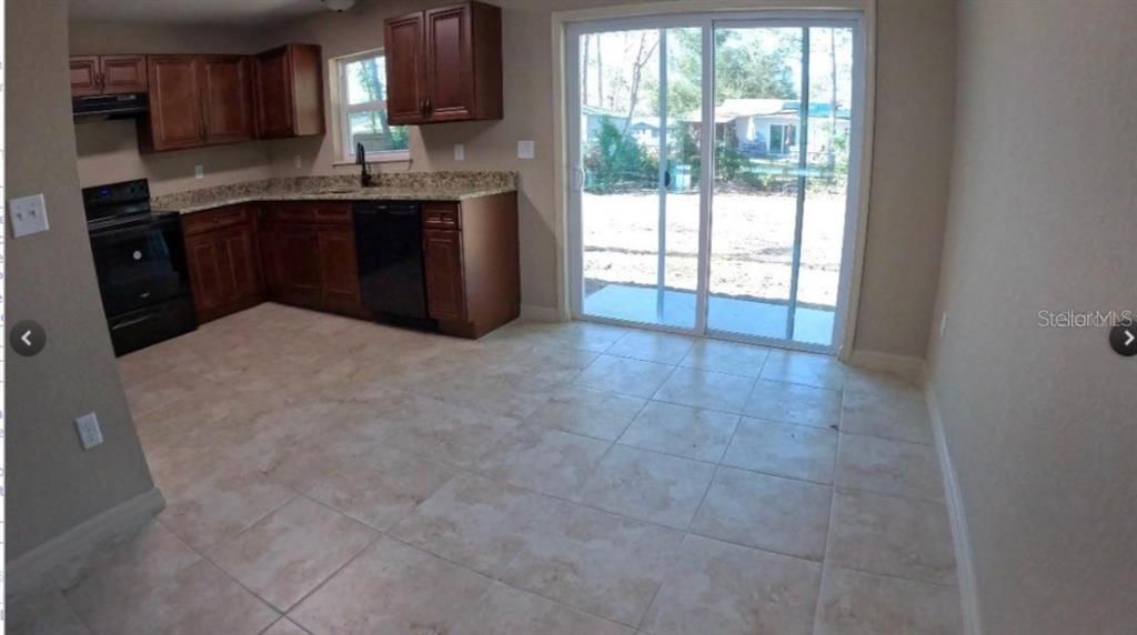 For Rent: $1,900 (3 beds, 2 baths, 1332 Square Feet)