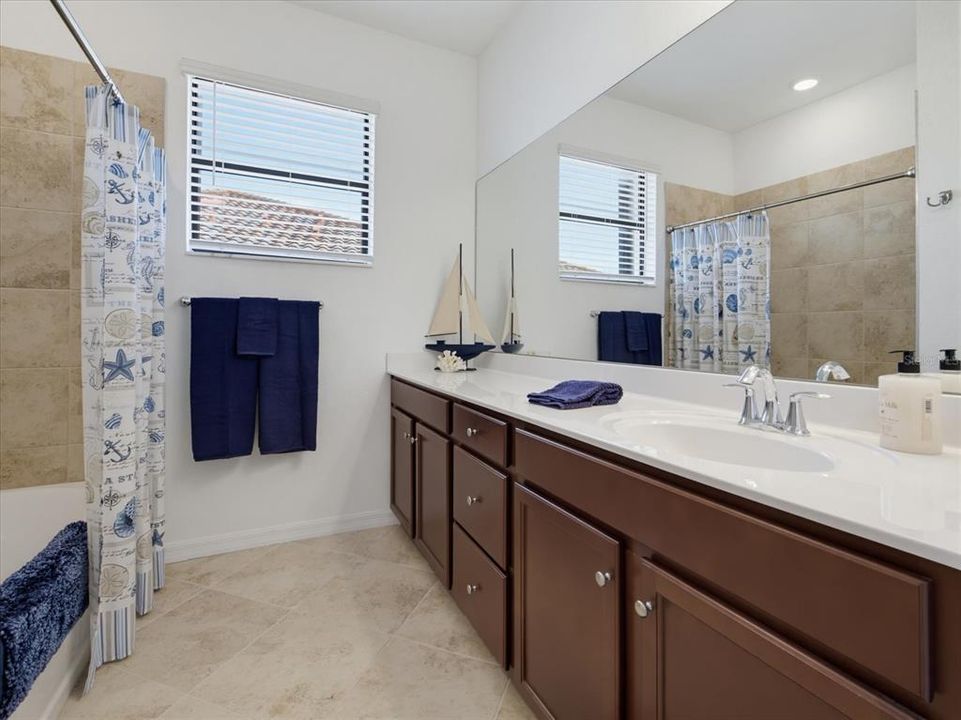 For Sale: $312,000 (3 beds, 2 baths, 1949 Square Feet)