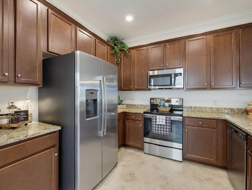 For Sale: $312,000 (3 beds, 2 baths, 1949 Square Feet)