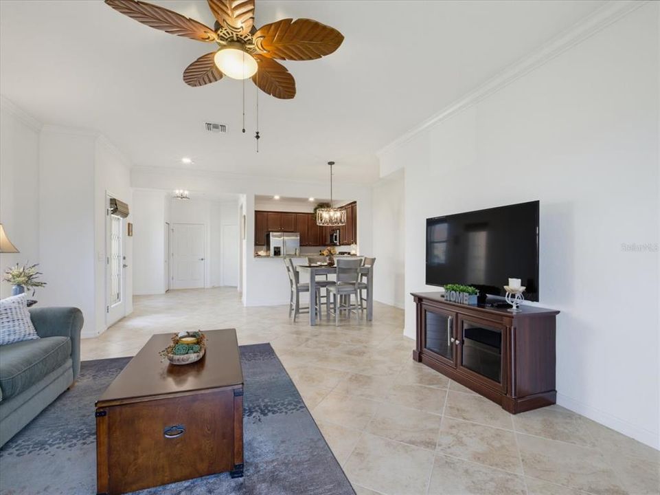 For Sale: $312,000 (3 beds, 2 baths, 1949 Square Feet)