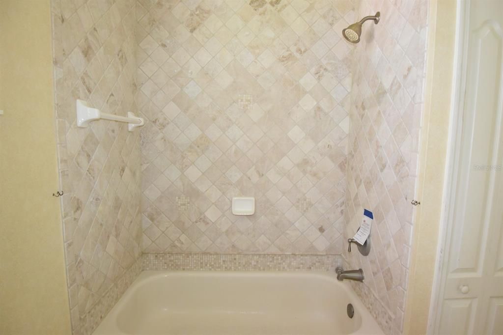 For Sale: $249,000 (2 beds, 2 baths, 1972 Square Feet)