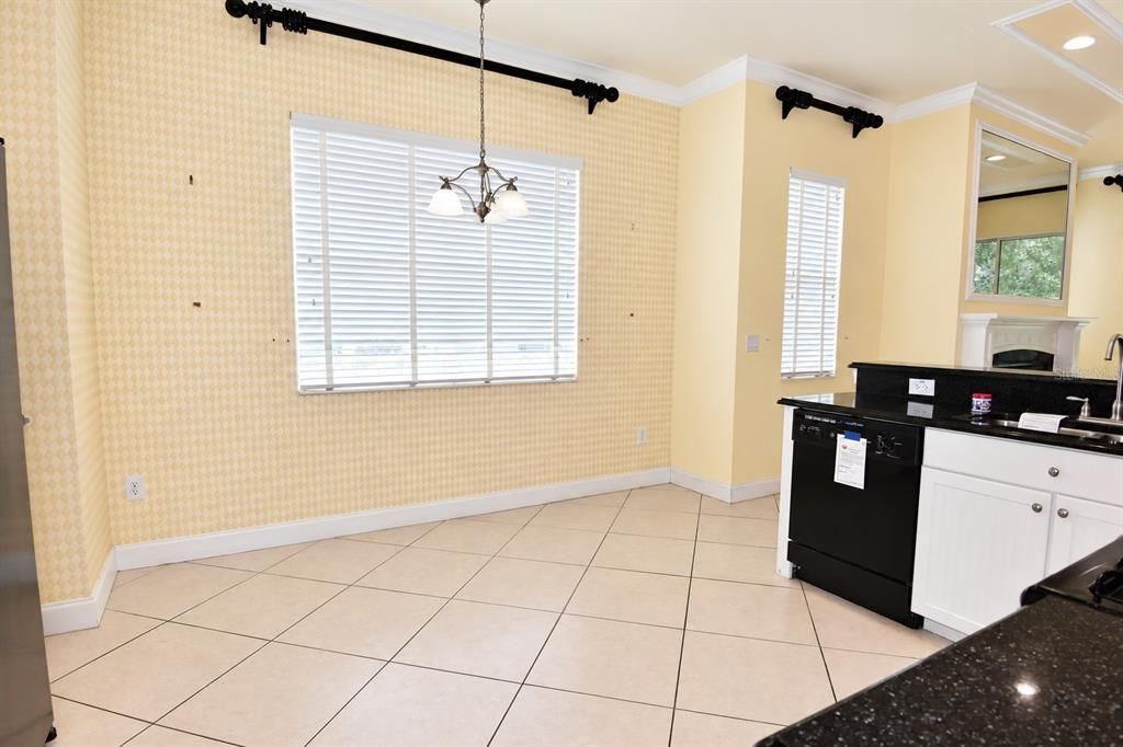 For Sale: $249,000 (2 beds, 2 baths, 1972 Square Feet)