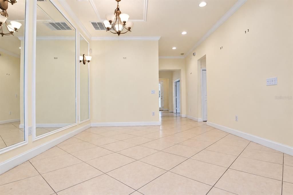 For Sale: $249,000 (2 beds, 2 baths, 1972 Square Feet)