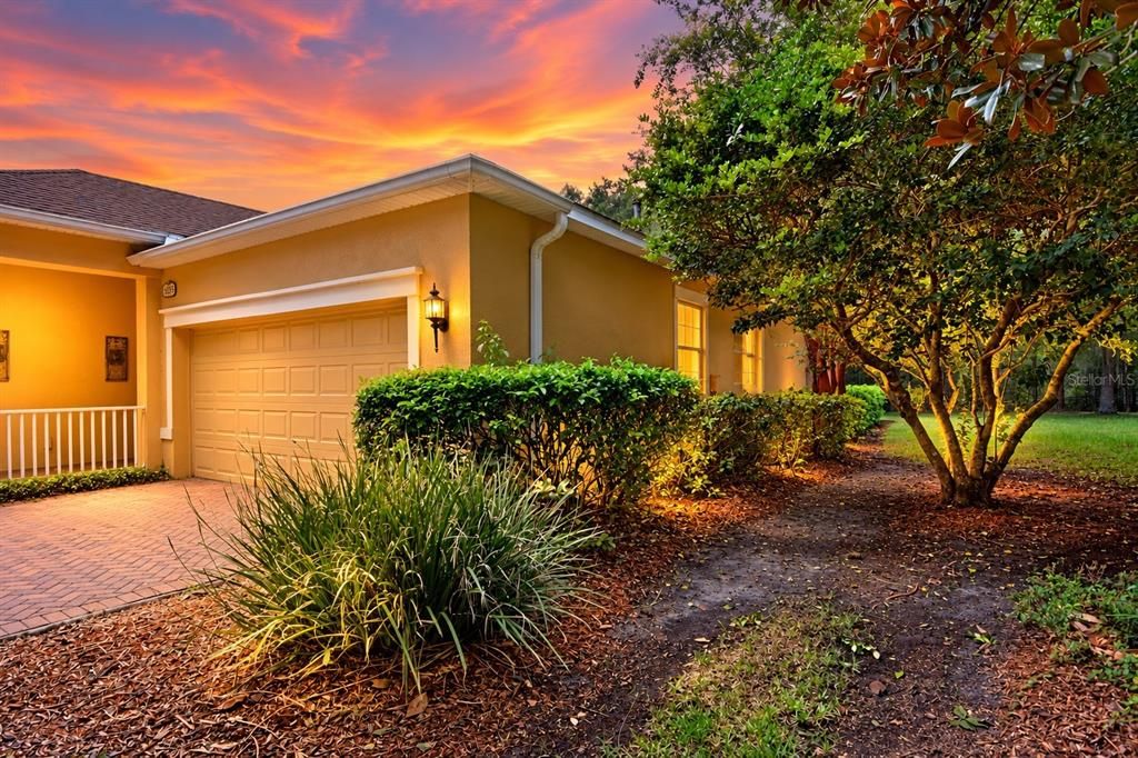 For Sale: $249,000 (2 beds, 2 baths, 1972 Square Feet)