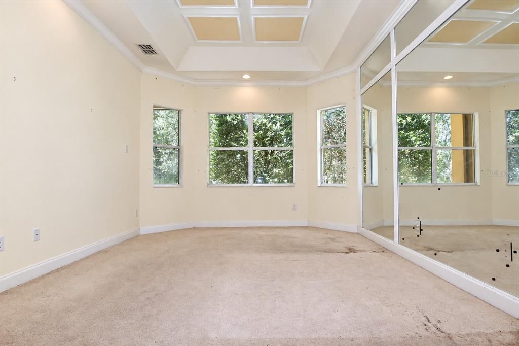 For Sale: $249,000 (2 beds, 2 baths, 1972 Square Feet)