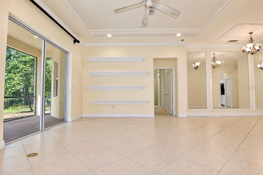 For Sale: $249,000 (2 beds, 2 baths, 1972 Square Feet)