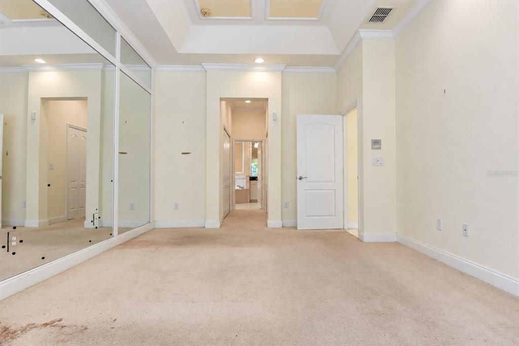 For Sale: $249,000 (2 beds, 2 baths, 1972 Square Feet)