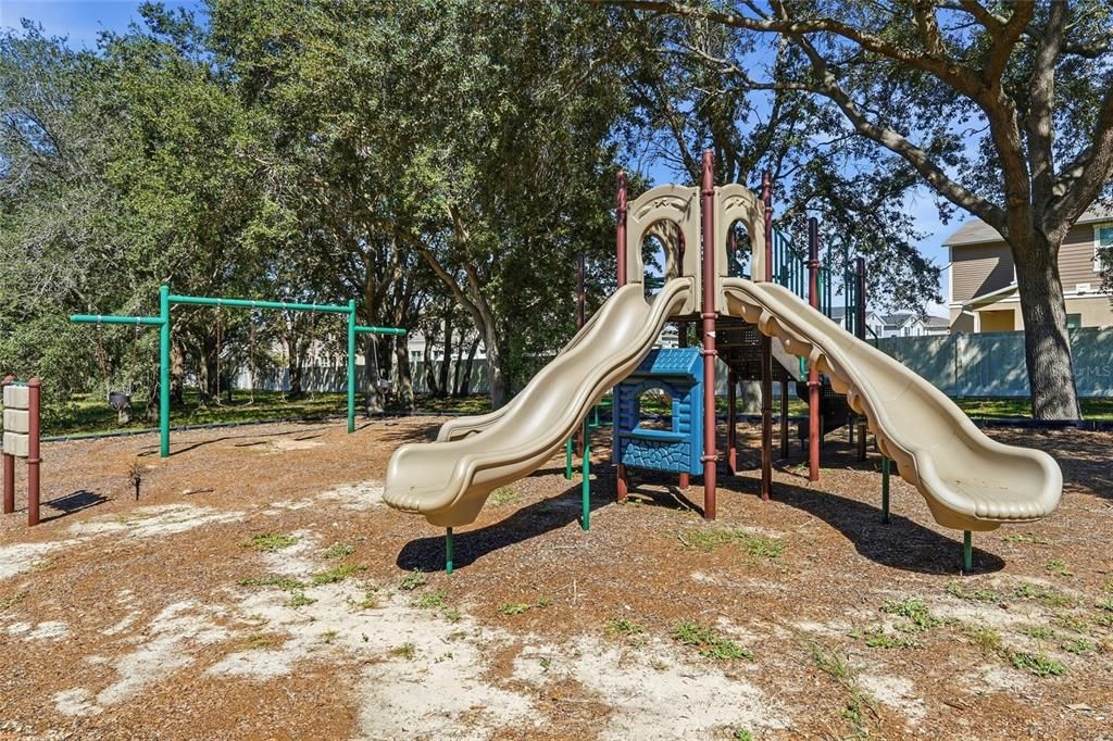 En Venta: $280,000 (2 camas, 2 baños, 1025 Pies cuadrados)