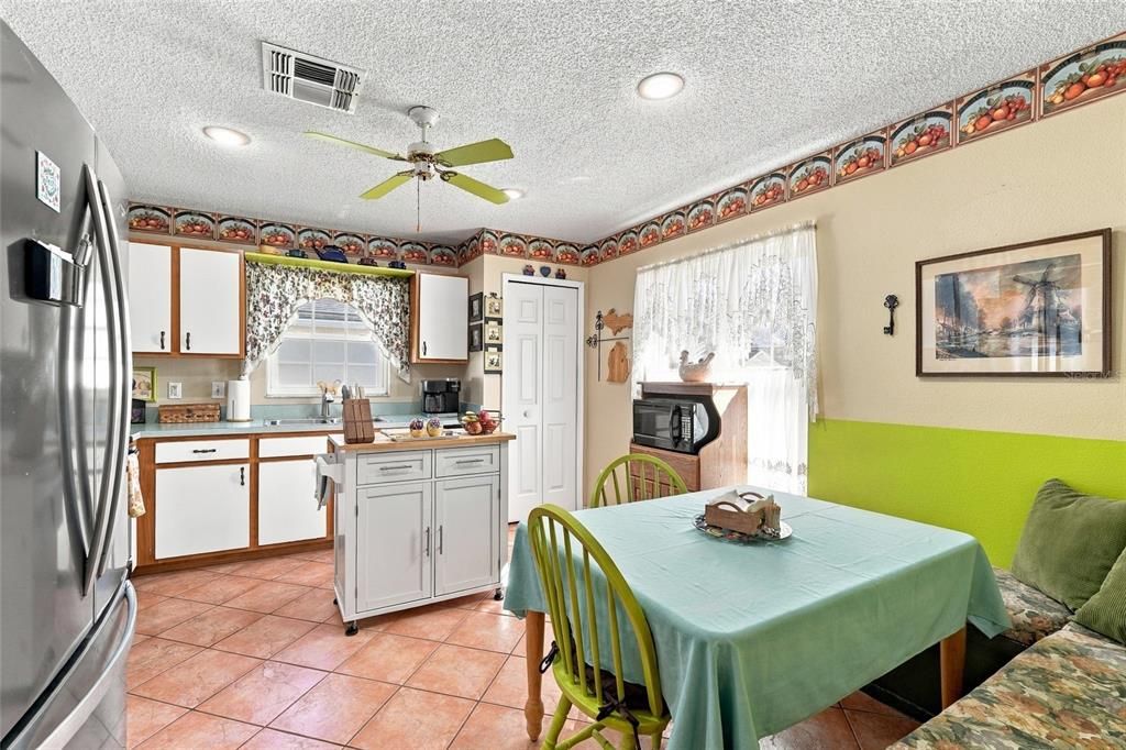 En Venta: $280,000 (2 camas, 2 baños, 1025 Pies cuadrados)