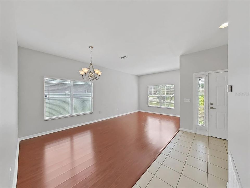 For Rent: $2,295 (4 beds, 2 baths, 1917 Square Feet)