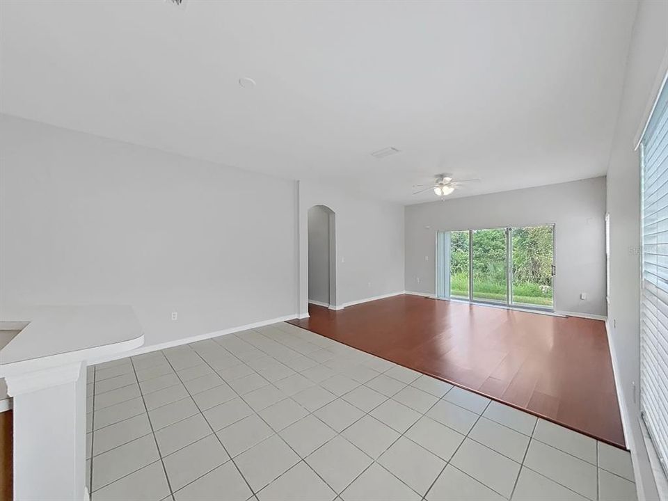 For Rent: $2,295 (4 beds, 2 baths, 1917 Square Feet)
