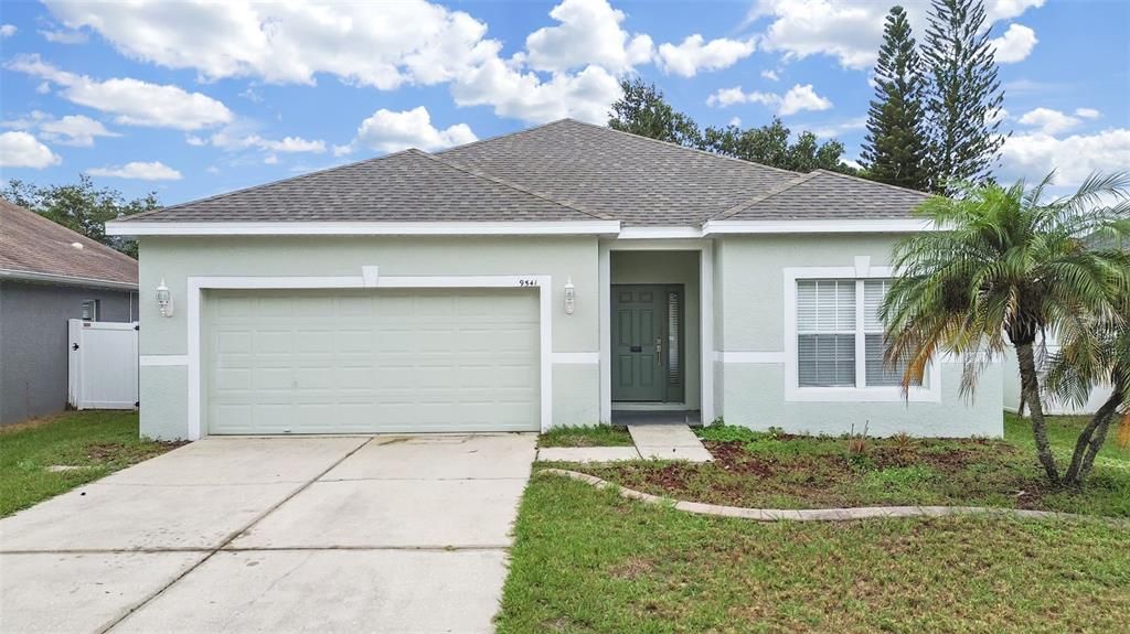 For Rent: $2,295 (4 beds, 2 baths, 1917 Square Feet)