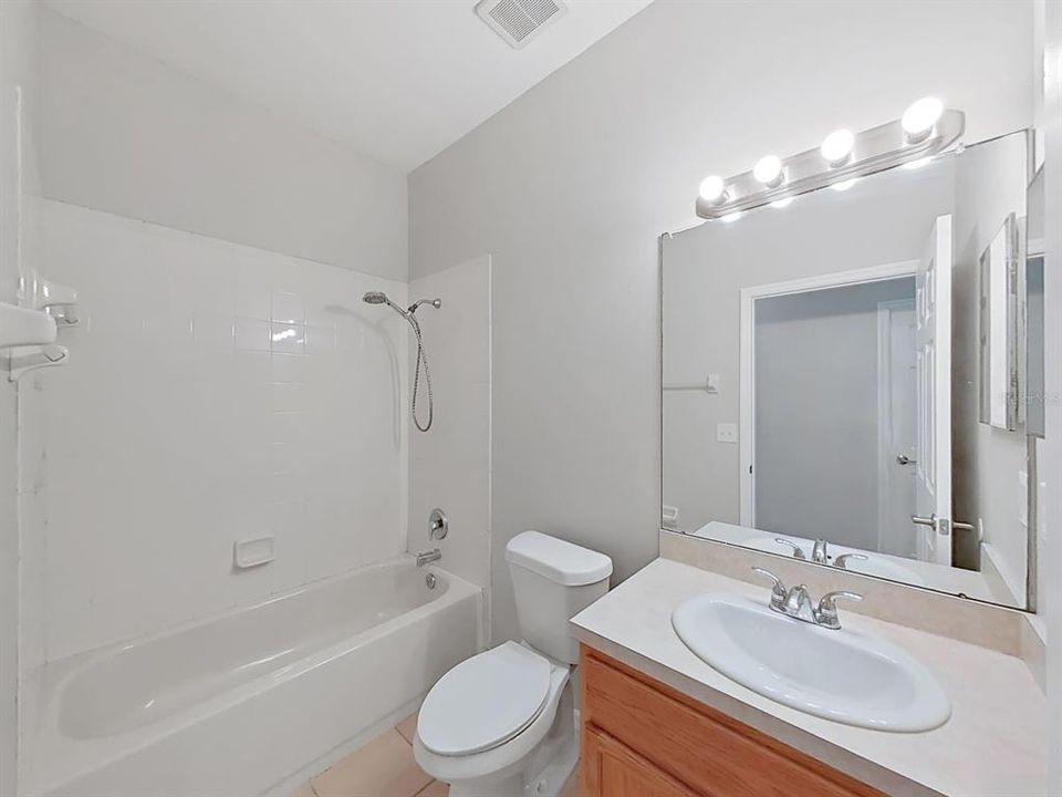 For Rent: $2,295 (4 beds, 2 baths, 1917 Square Feet)