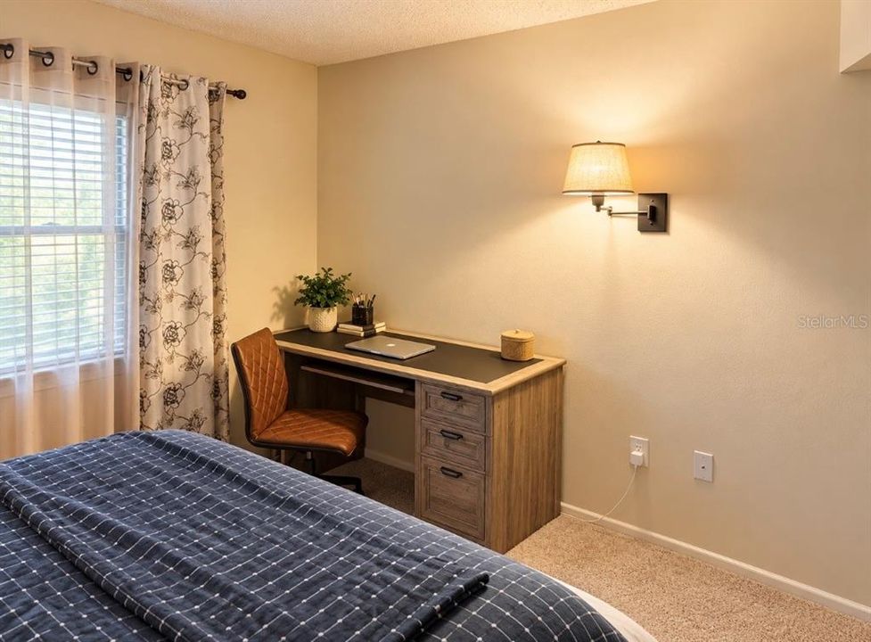 For Sale: $169,900 (2 beds, 2 baths, 940 Square Feet)