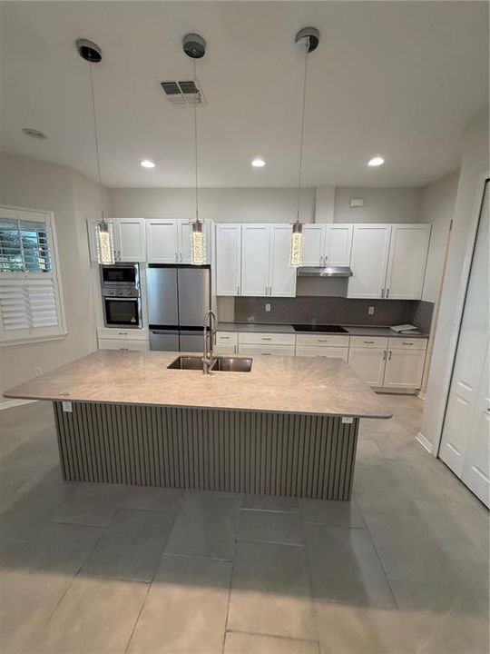 For Sale: $849,000 (5 beds, 3 baths, 2870 Square Feet)