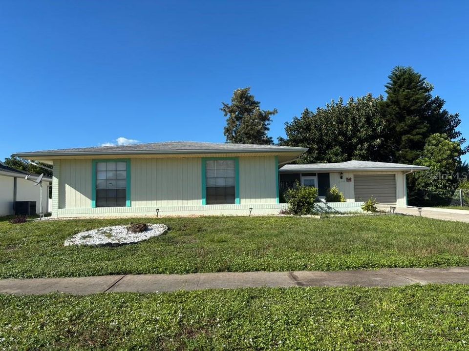 For Sale: $215,000 (3 beds, 2 baths, 1421 Square Feet)