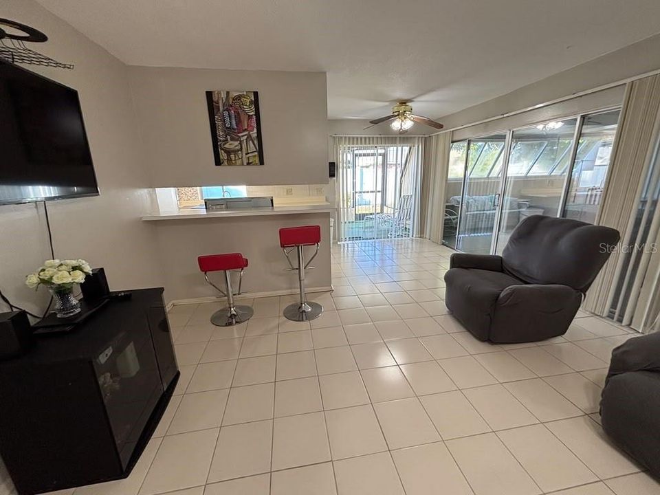 For Sale: $215,000 (3 beds, 2 baths, 1421 Square Feet)