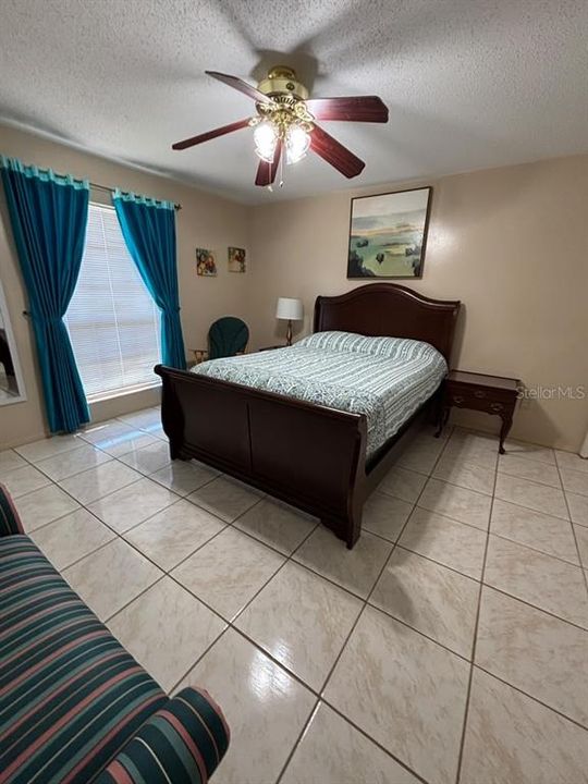 For Sale: $215,000 (3 beds, 2 baths, 1421 Square Feet)