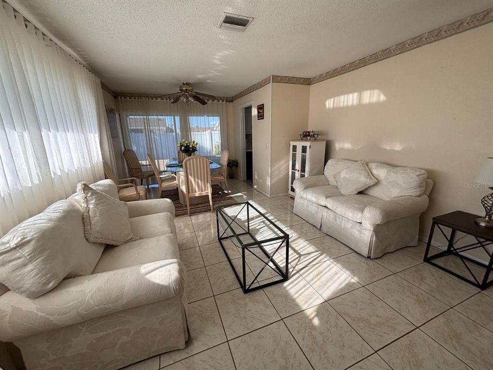 For Sale: $215,000 (3 beds, 2 baths, 1421 Square Feet)