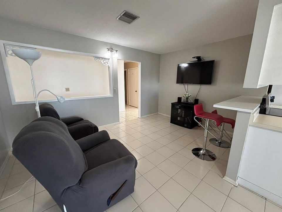 For Sale: $215,000 (3 beds, 2 baths, 1421 Square Feet)