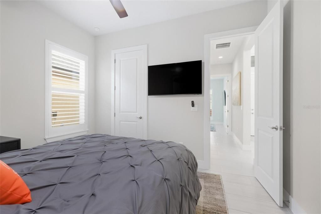 For Sale: $899,000 (4 beds, 3 baths, 2570 Square Feet)