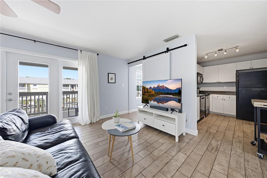 В аренду: $2,500 (1 спален, 1 ванн, 823 Квадратных фут)