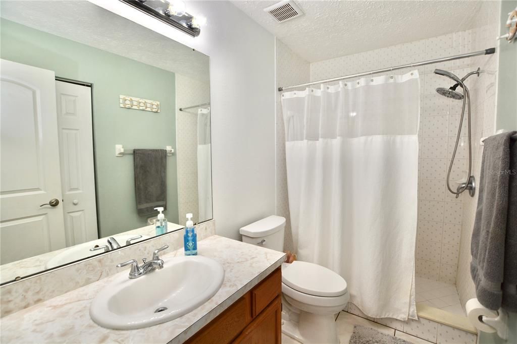 For Sale: $294,900 (2 beds, 2 baths, 1161 Square Feet)