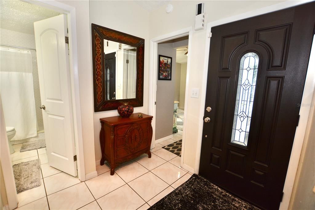 For Sale: $294,900 (2 beds, 2 baths, 1161 Square Feet)