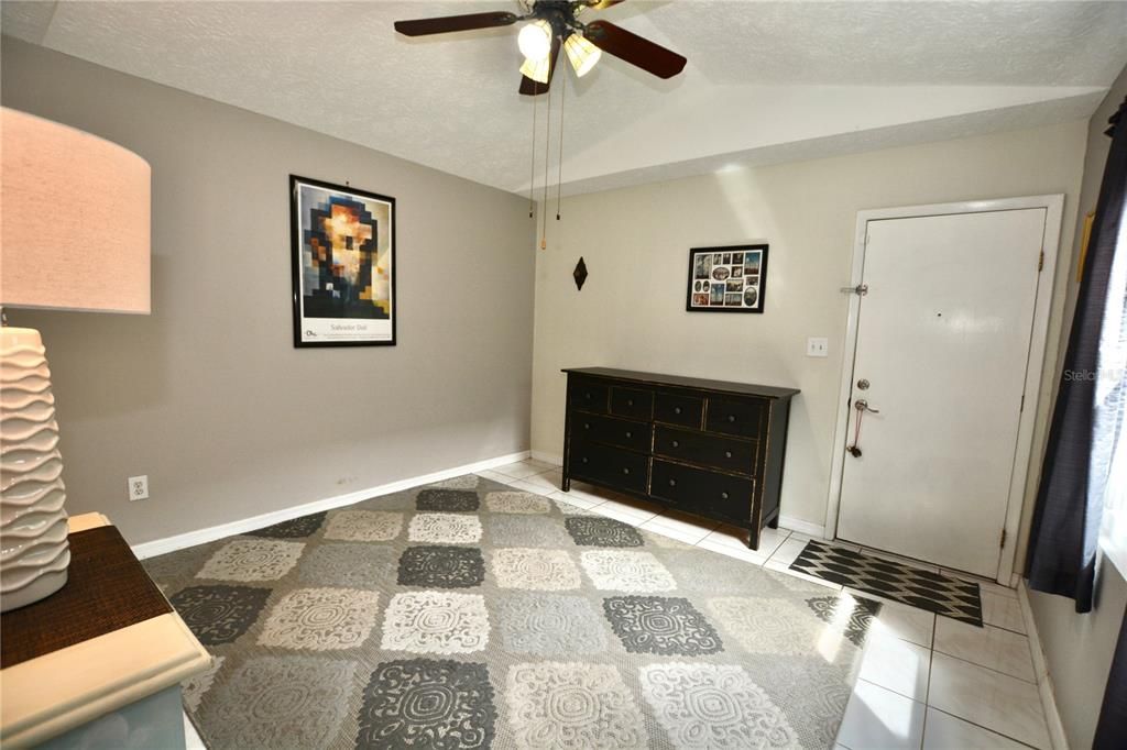 For Sale: $294,900 (2 beds, 2 baths, 1161 Square Feet)