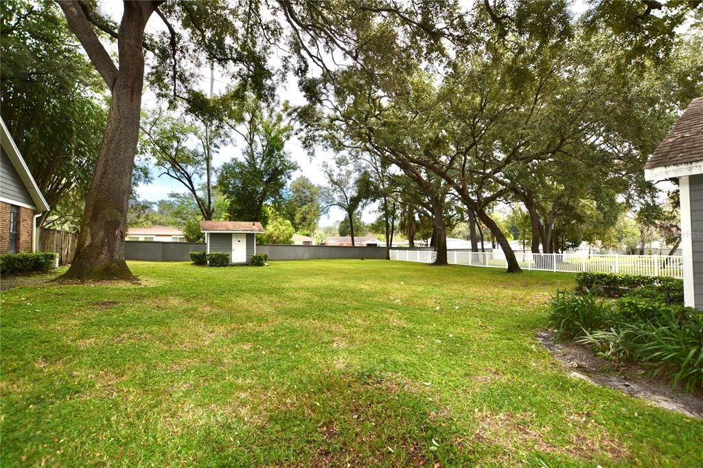 For Sale: $294,900 (2 beds, 2 baths, 1161 Square Feet)