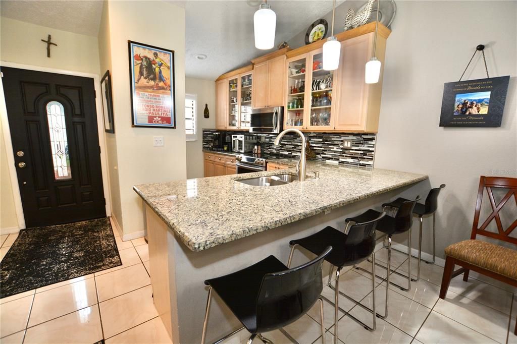 For Sale: $294,900 (2 beds, 2 baths, 1161 Square Feet)