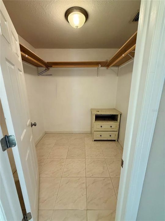 For Sale: $499,900 (3 beds, 2 baths, 1619 Square Feet)